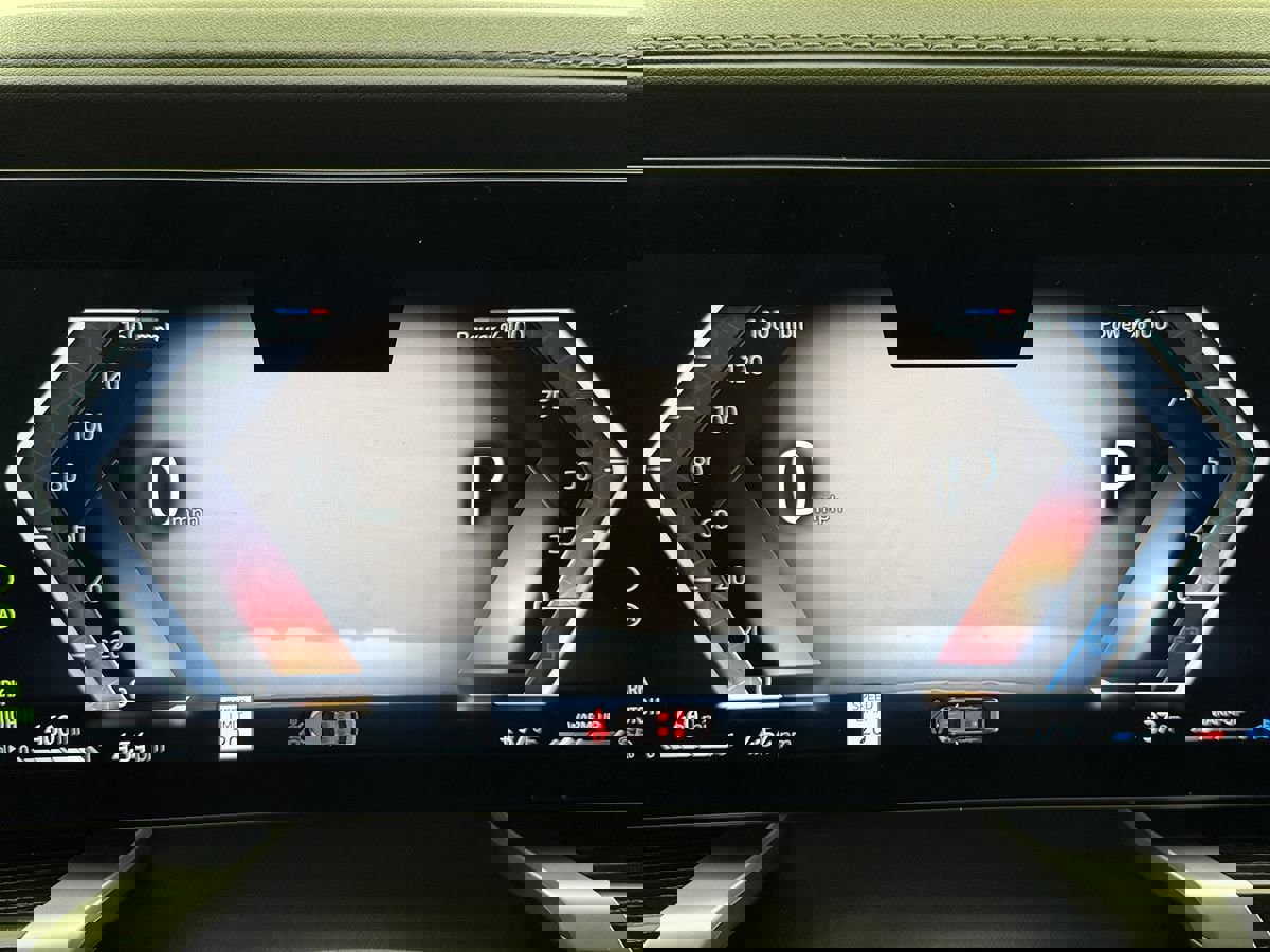 Used 2025 BMW 740i xDrive image 17