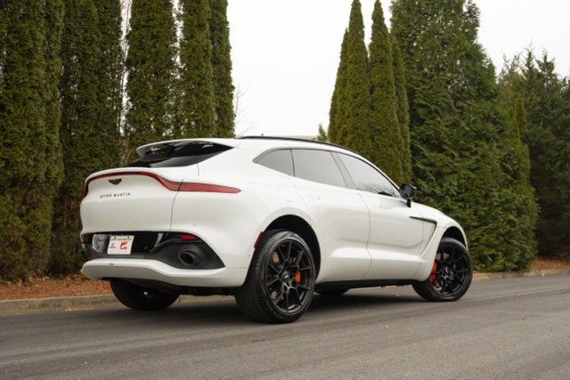 Used 2022 Aston Martin DBX image 11