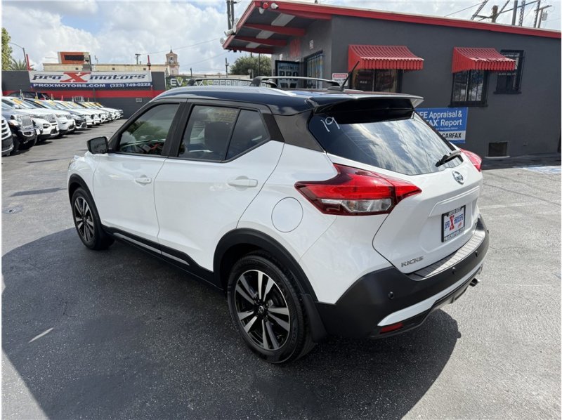 Used 2020 Nissan Kicks SR w/ SR Premium Package image 4