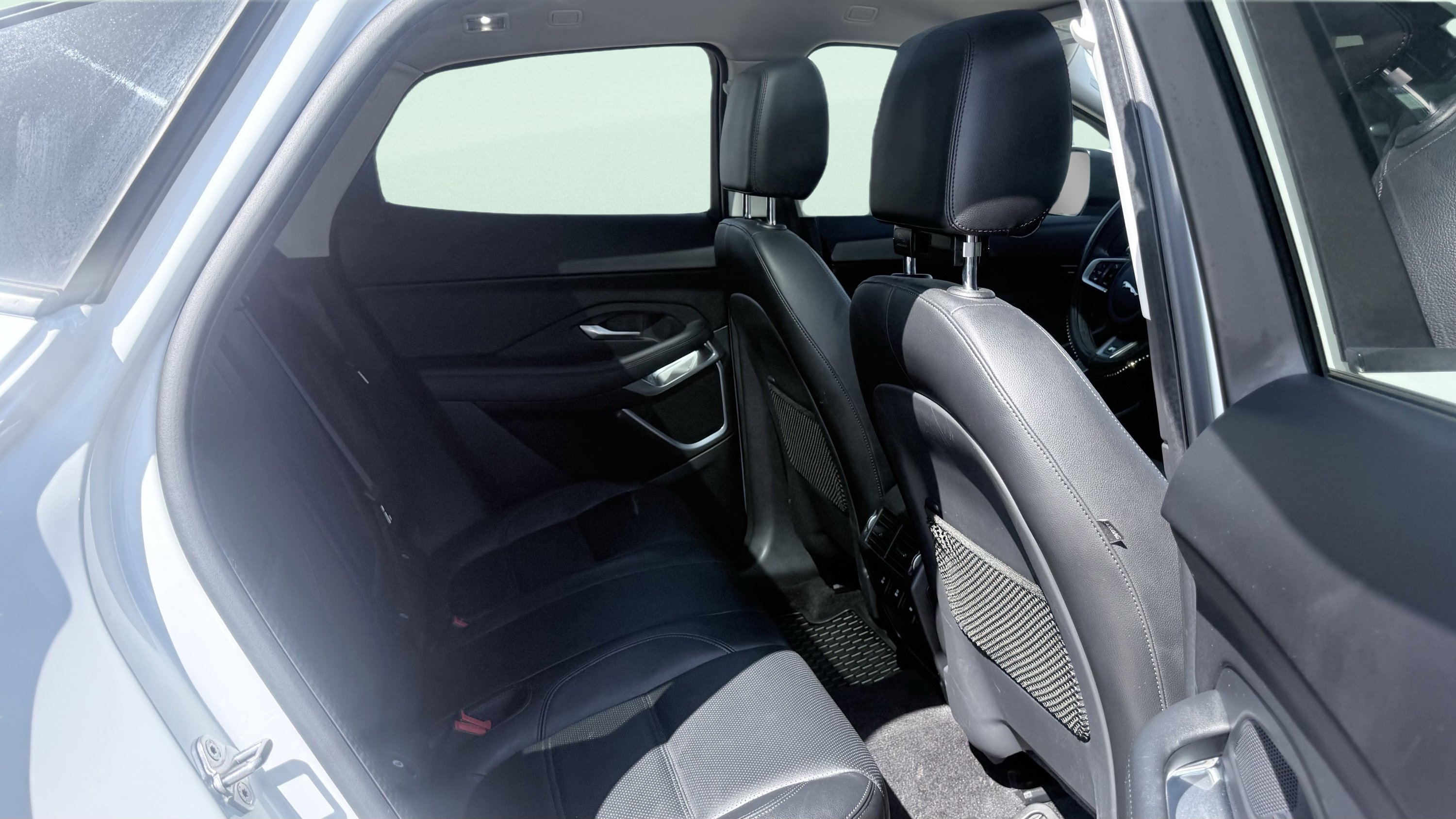 Used 2020 Jaguar E-PACE SE image 45