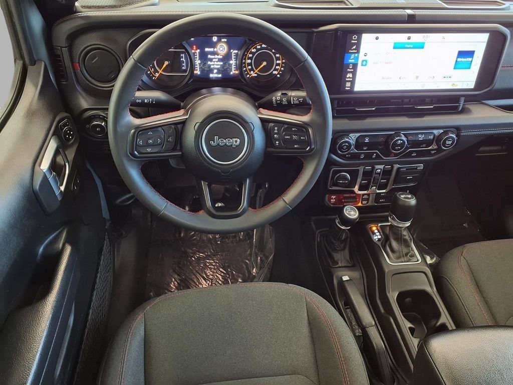 Used 2024 Jeep Wrangler Unlimited Rubicon AWD/4WD image 4