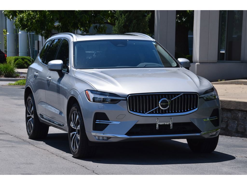 Certified 2023 Volvo XC60 B5 Plus w/ Climate Package AWD/4WD image 2