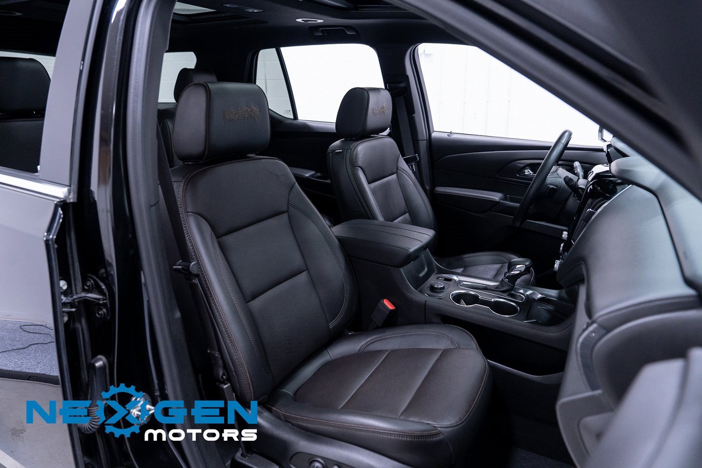 Used 2023 Chevrolet Traverse High Country image 57