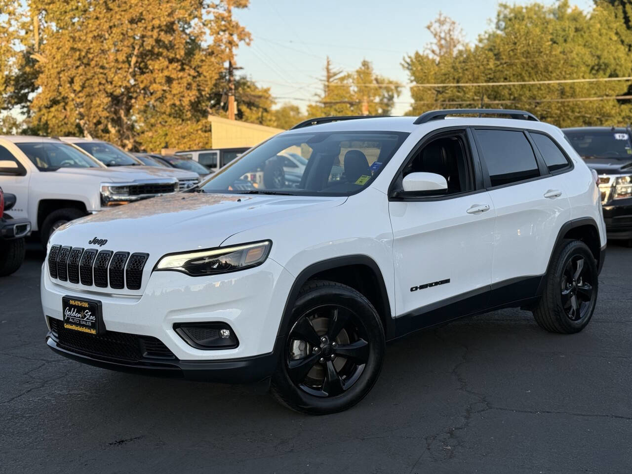 Used 2019 Jeep Cherokee Latitude Plus image 1