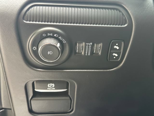 Used 2025 Jeep Grand Wagoneer Series III w/ Rear Seat Video Group 1 AWD/4WD image 29