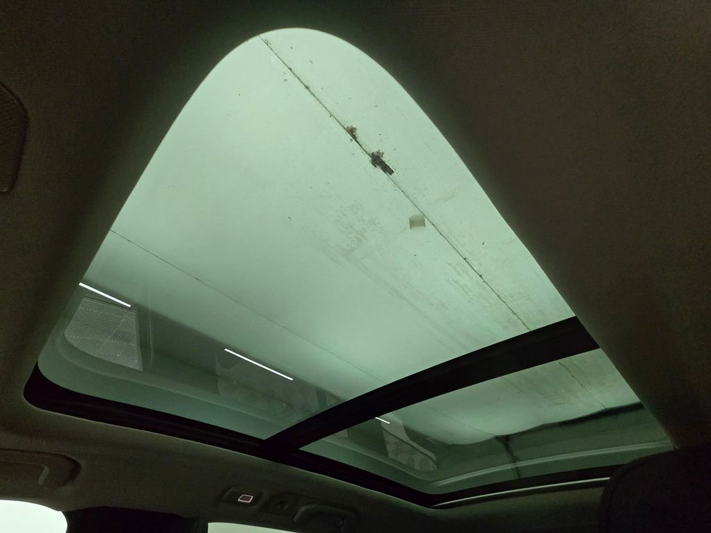 Used 2025 Volvo V60 B5 Cross Country Plus image 5