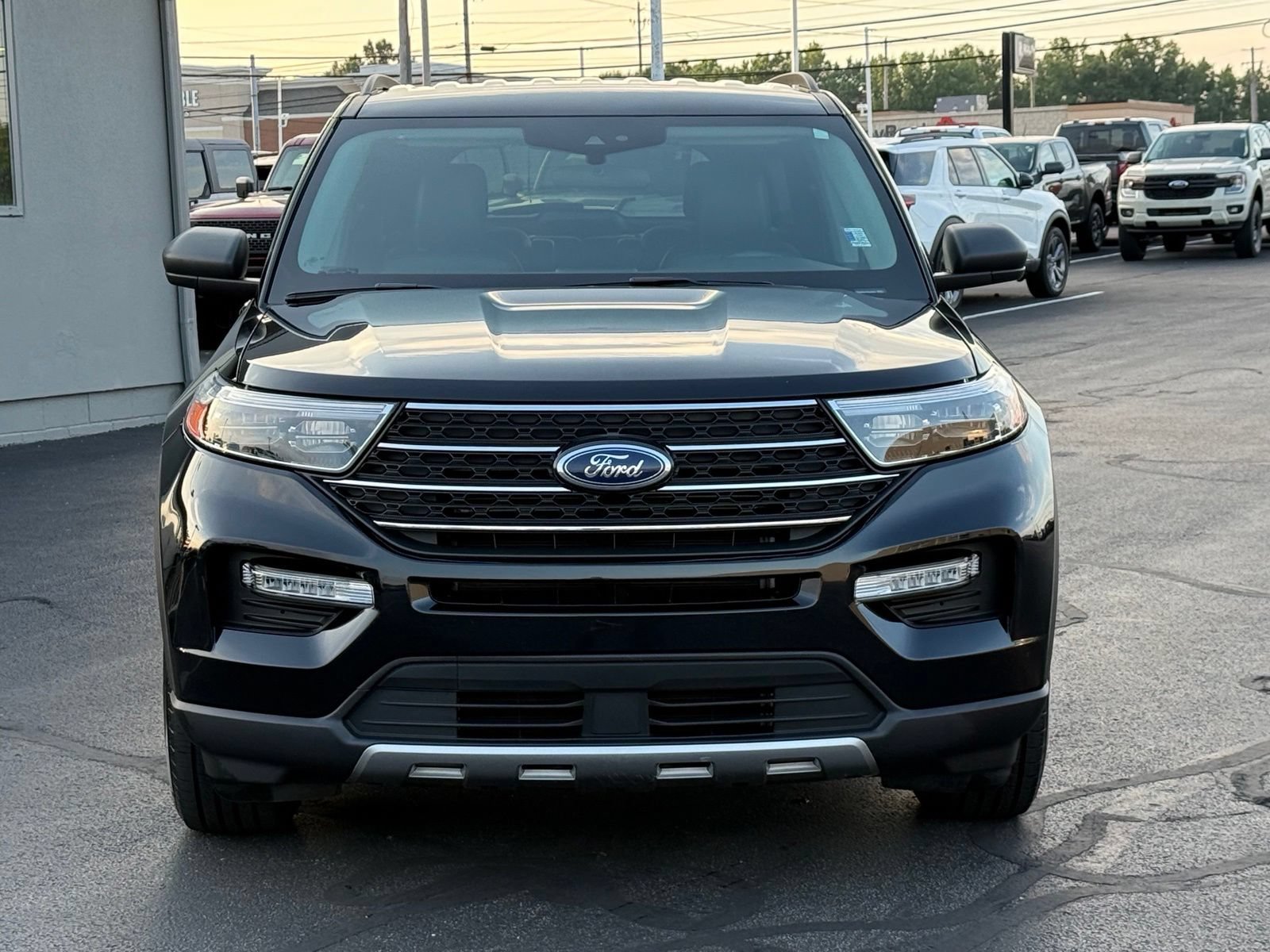 Used 2023 Ford Explorer XLT w/ Equipment Group 202A AWD/4WD image 9