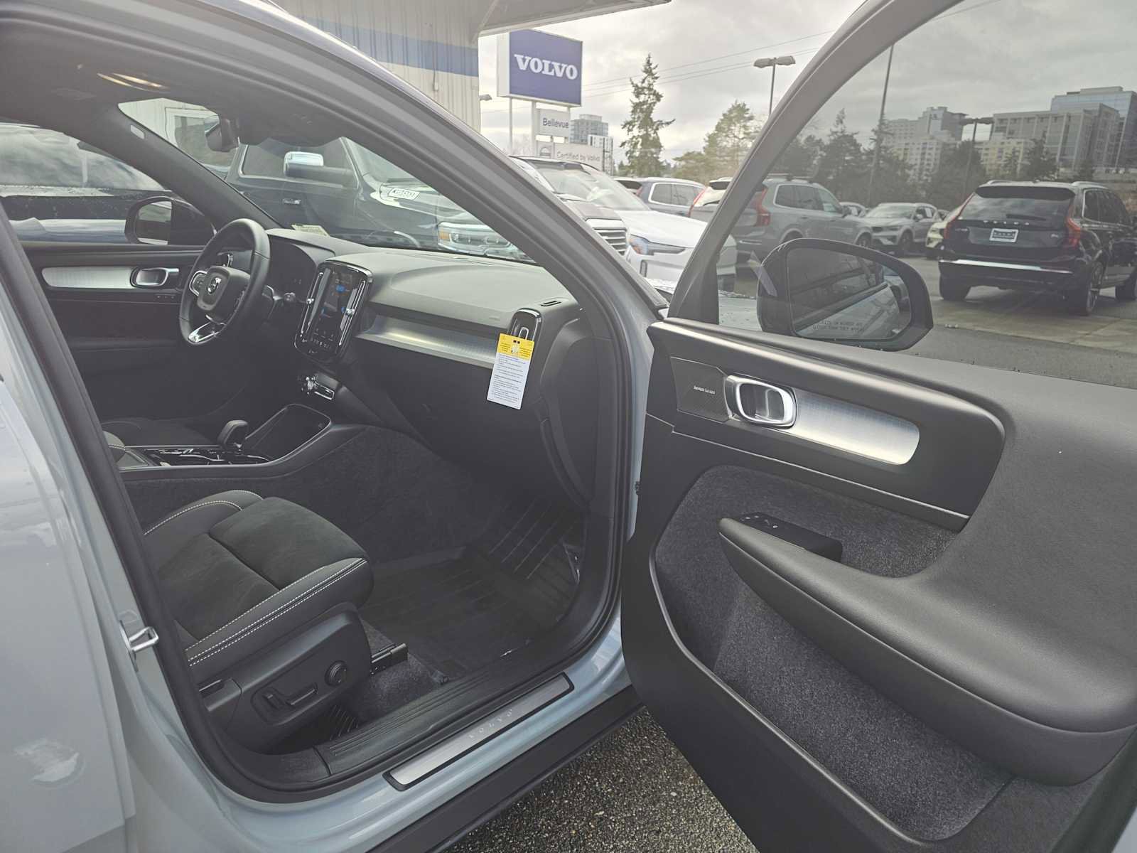 Certified 2026 Volvo XC40 B5 Ultra w/ Climate Package image 12