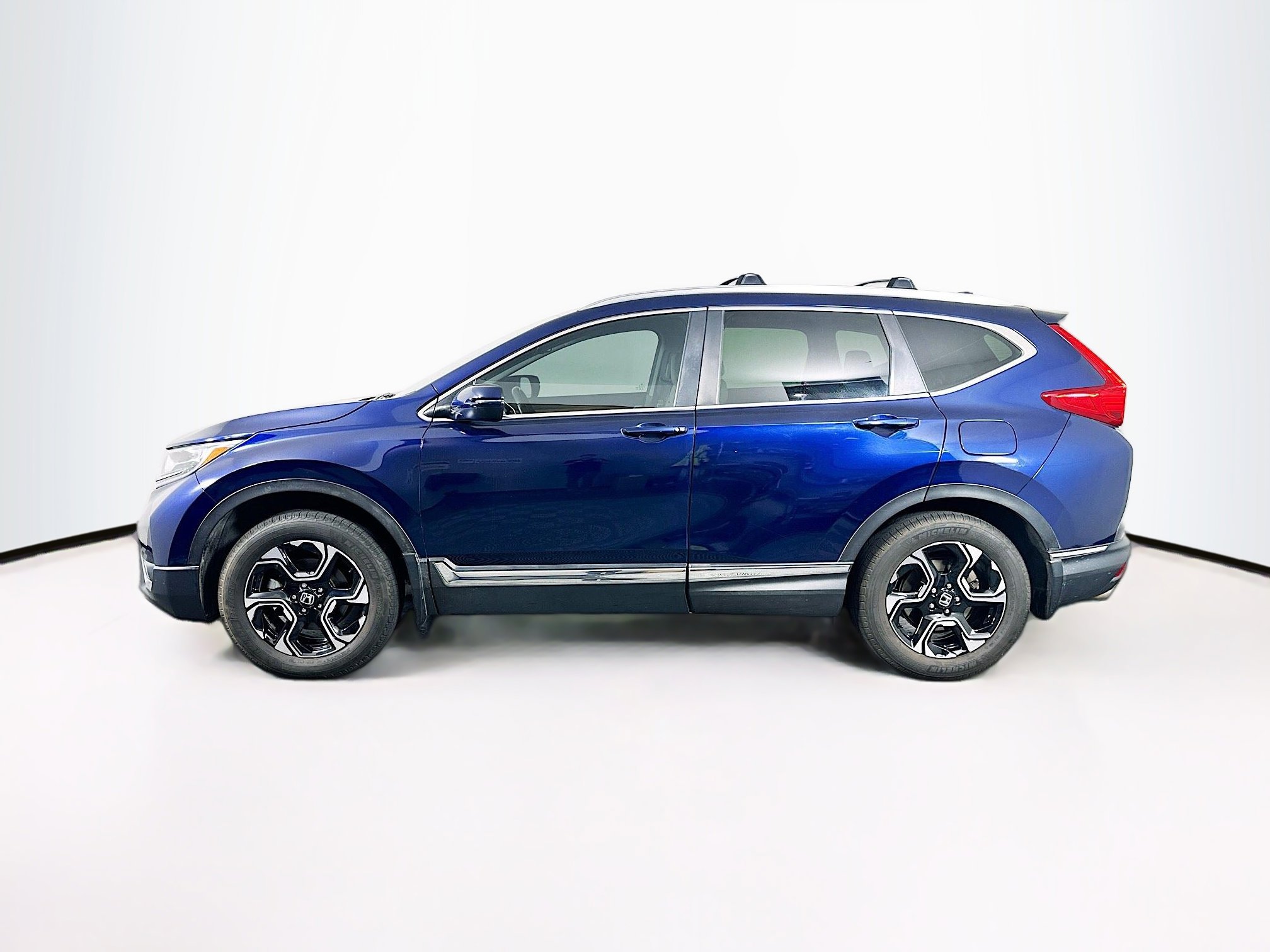 Used 2017 Honda CR-V Touring image 4