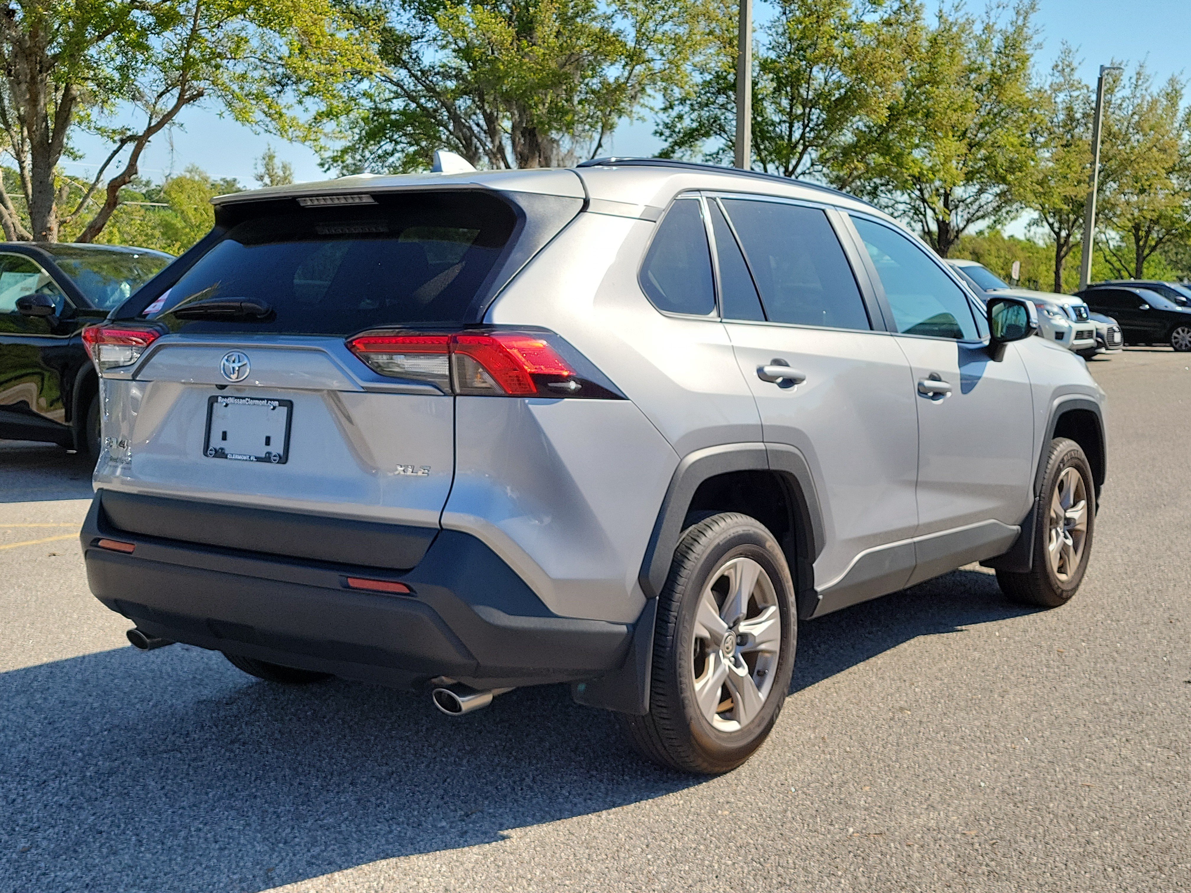 Used 2025 Toyota RAV4 XLE FWD image 5