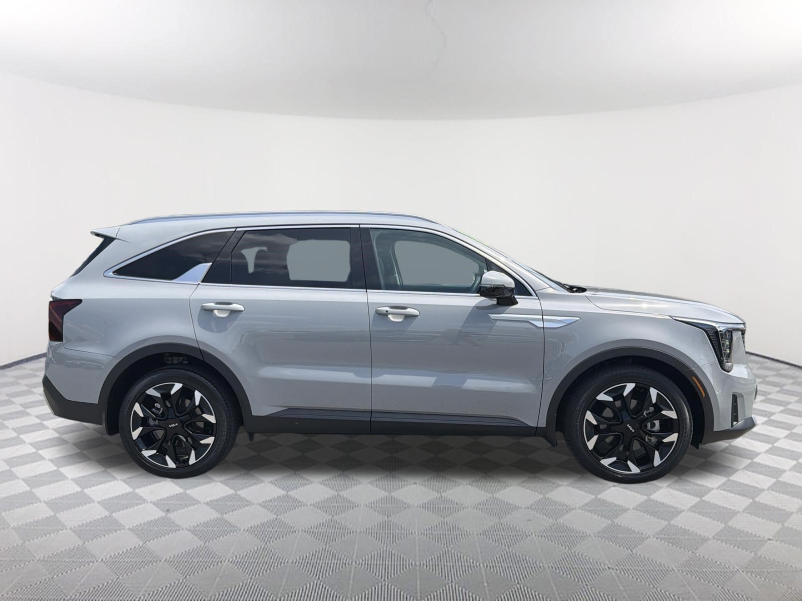 Used 2025 Kia Sorento EX w/ Panoramic Sunroof Package FWD image 18