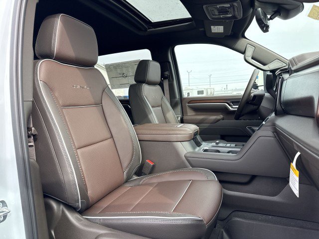 New 2026 GMC Sierra 3500 Denali w/ Denali Reserve Package image 25