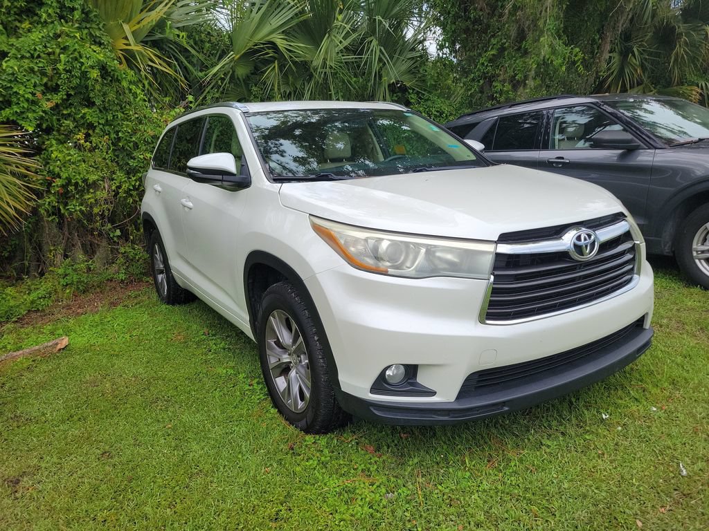 Used 2015 Toyota Highlander XLE FWD image 11