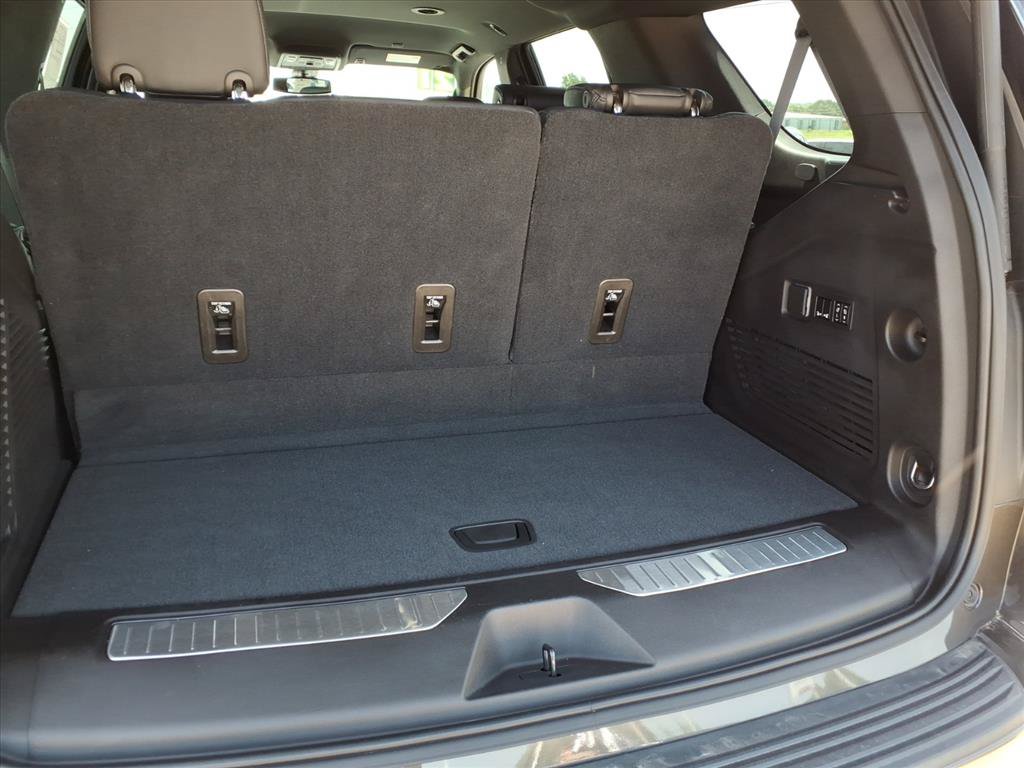 Used 2021 Chevrolet Tahoe Z71 w/ Luxury Package AWD/4WD image 20