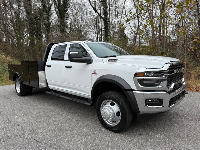 New 2026 RAM 5500 Tradesman AWD/4WD image 4