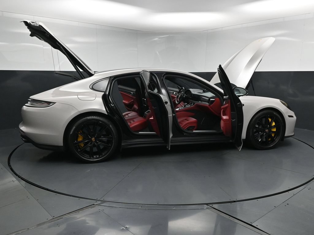 Certified 2022 Porsche Panamera Turbo S w/ Assistance Package AWD/4WD image 37