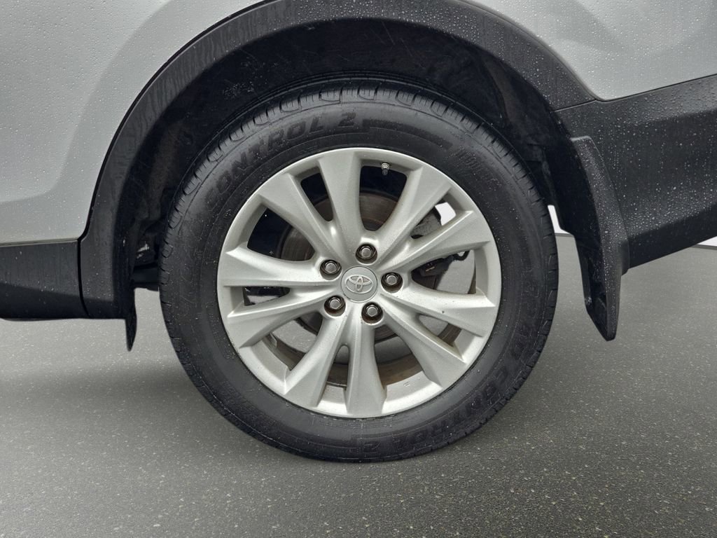 Used 2013 Toyota RAV4 Limited image 37