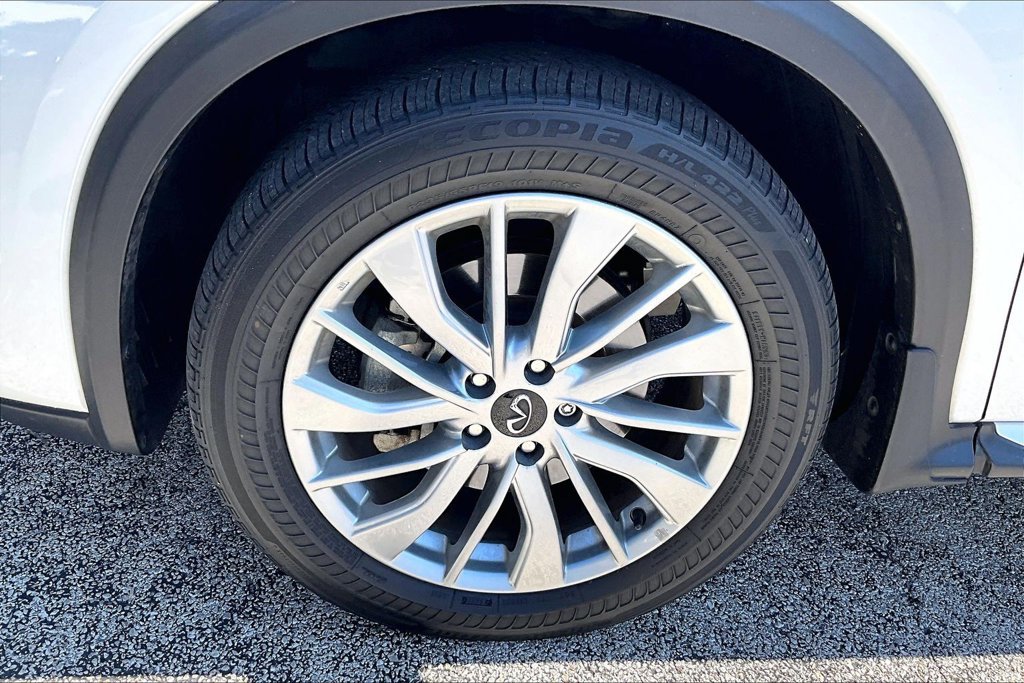 Used 2023 INFINITI QX50 Luxe FWD image 10
