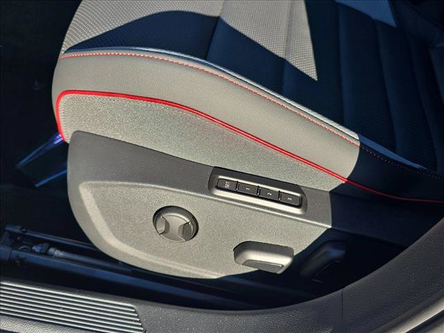 New 2026 Volkswagen GTI SE FWD image 7