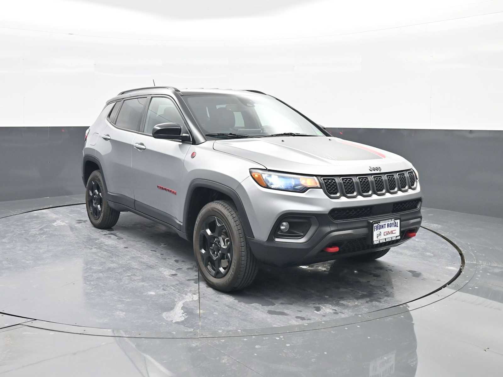 Used 2023 Jeep Compass Trailhawk image 1