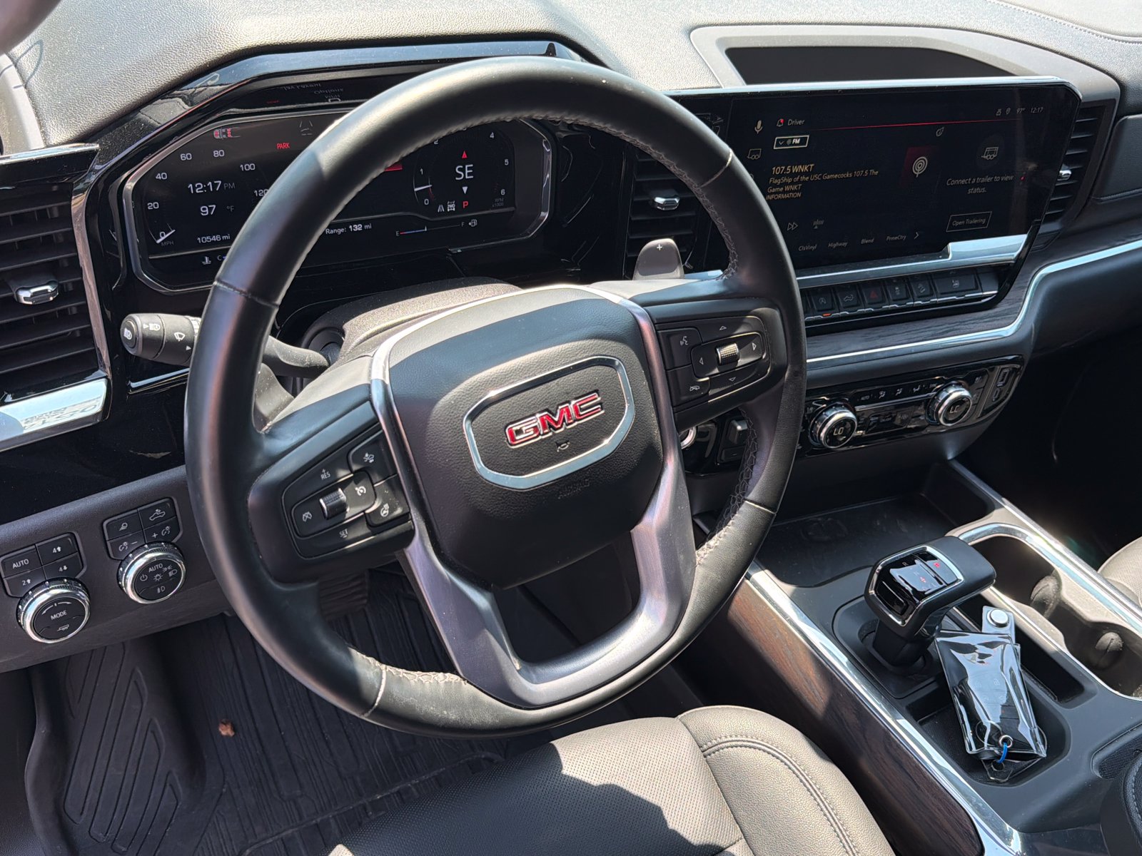 Used 2024 GMC Sierra 1500 SLT w/ SLT Premium Plus Package AWD/4WD image 15