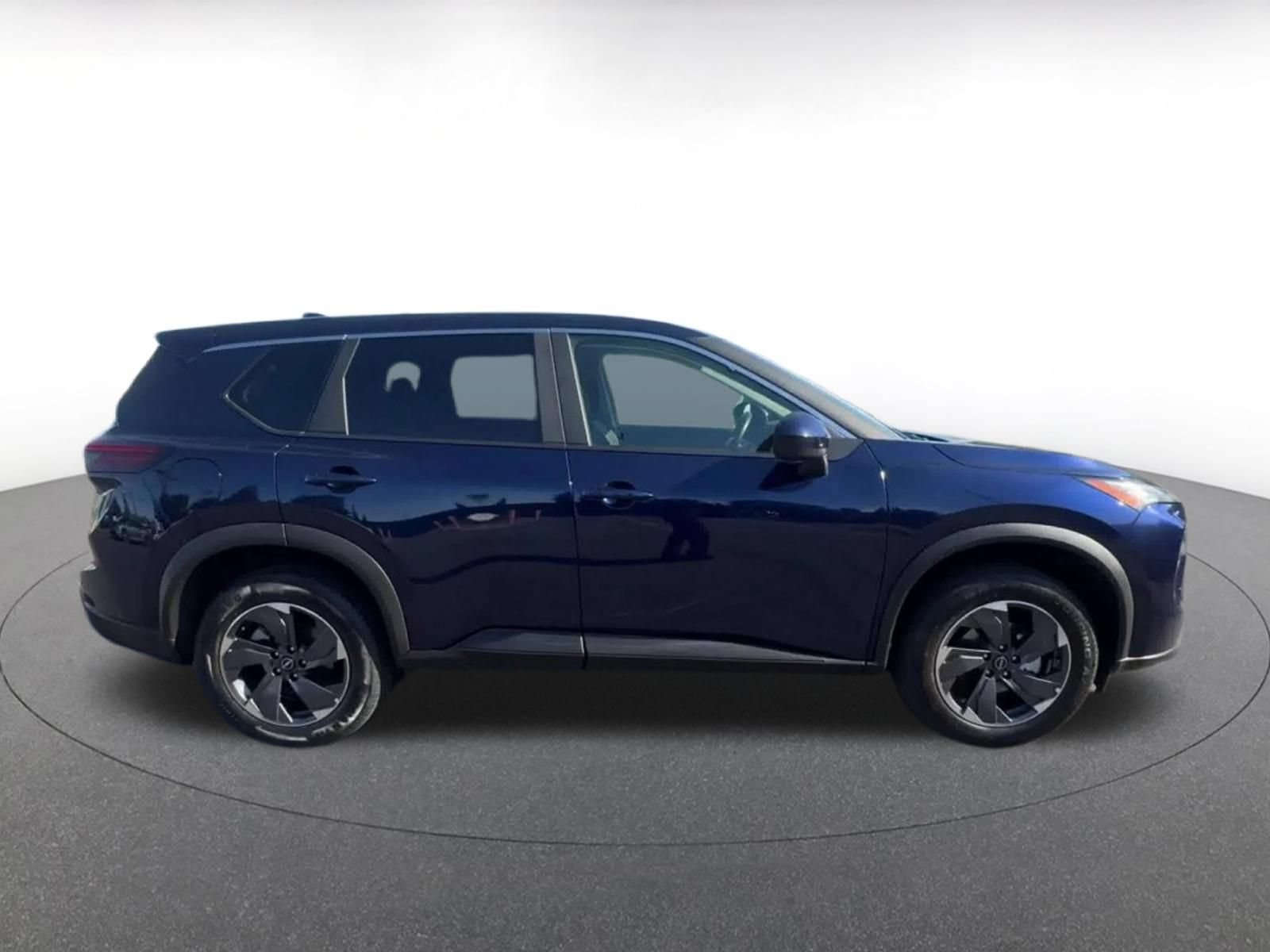 Used 2025 Nissan Rogue SV FWD image 16