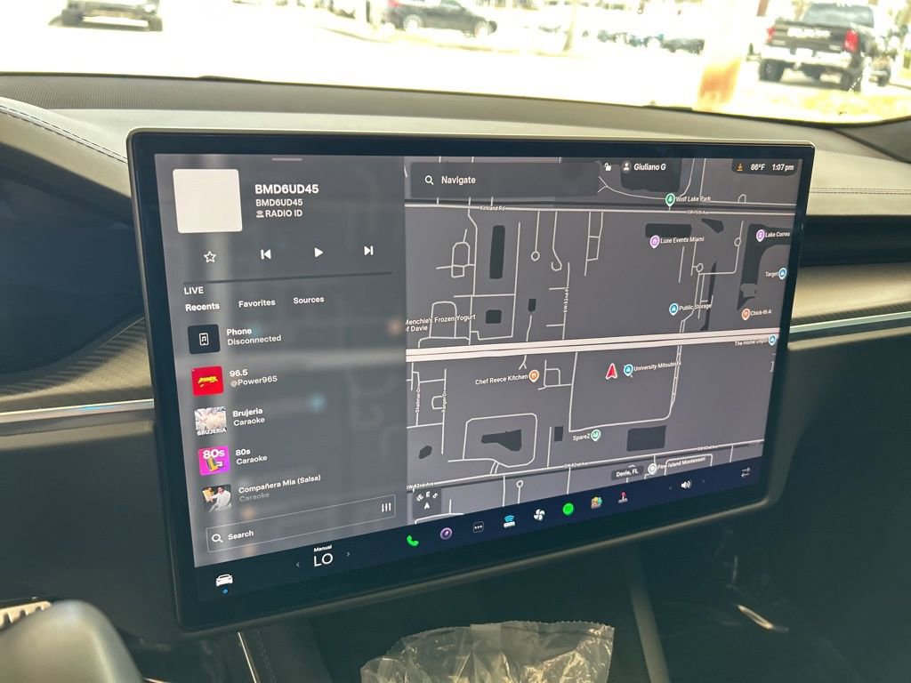 Used 2022 Tesla Model S Plaid image 7