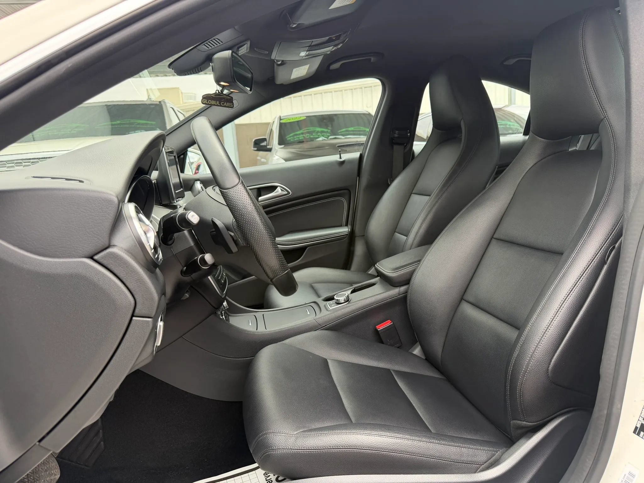 Used 2015 Mercedes-Benz CLA 250 image 10