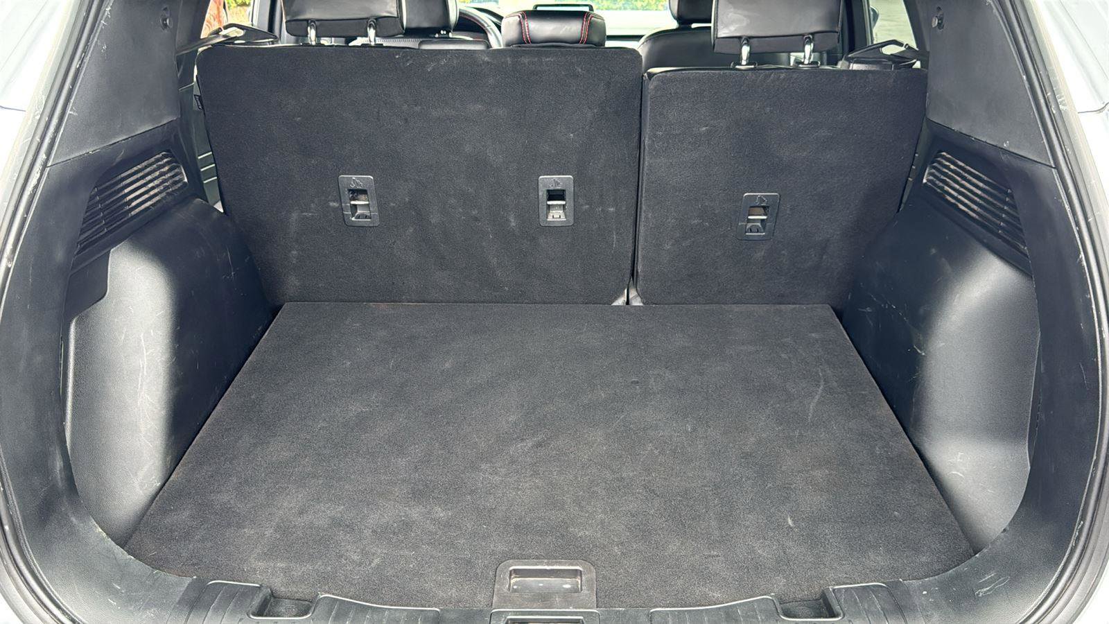 Used 2025 Ford Escape ST-Line FWD image 25