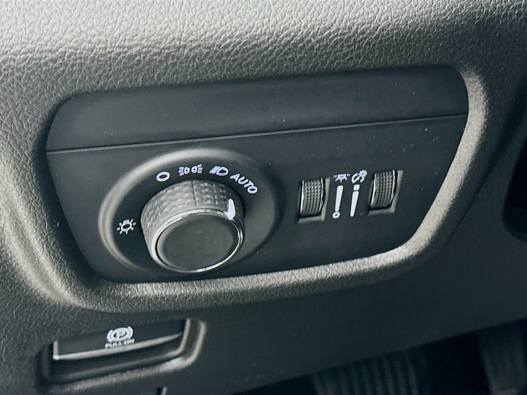 Certified 2024 Jeep Grand Cherokee Altitude image 17