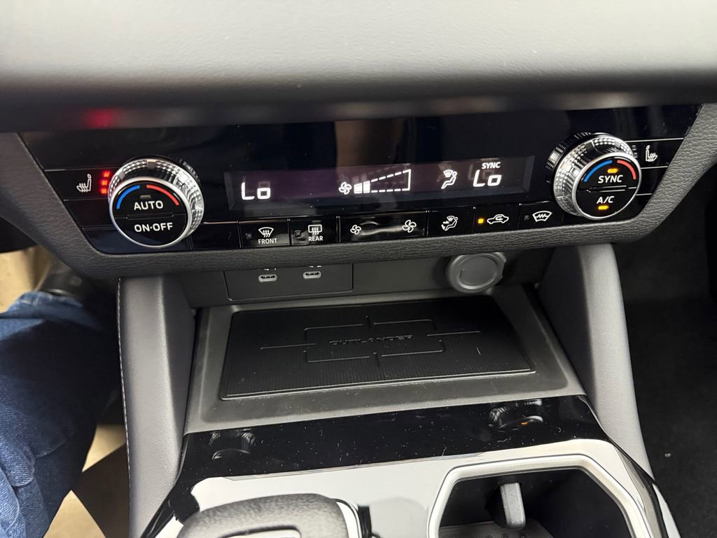 New 2026 Mitsubishi Outlander ES image 32