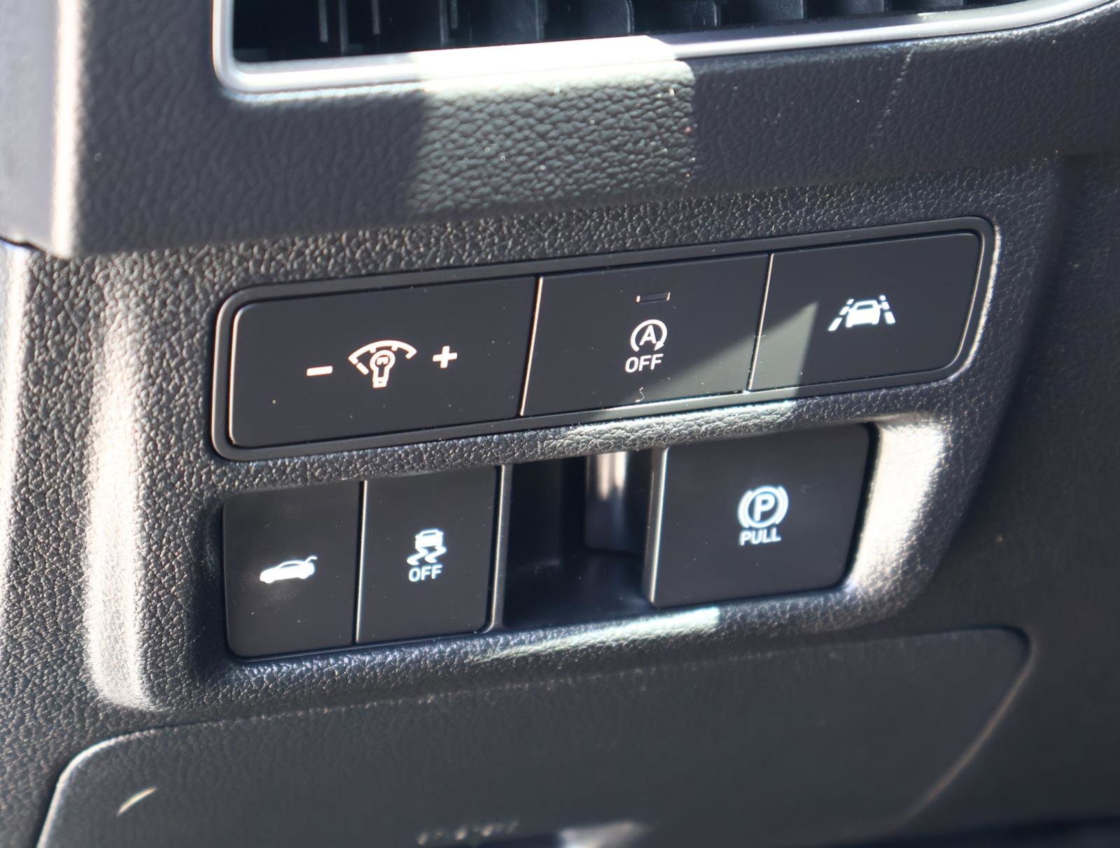 Used 2023 Hyundai Sonata SE w/ Preferred Accessory Package image 20