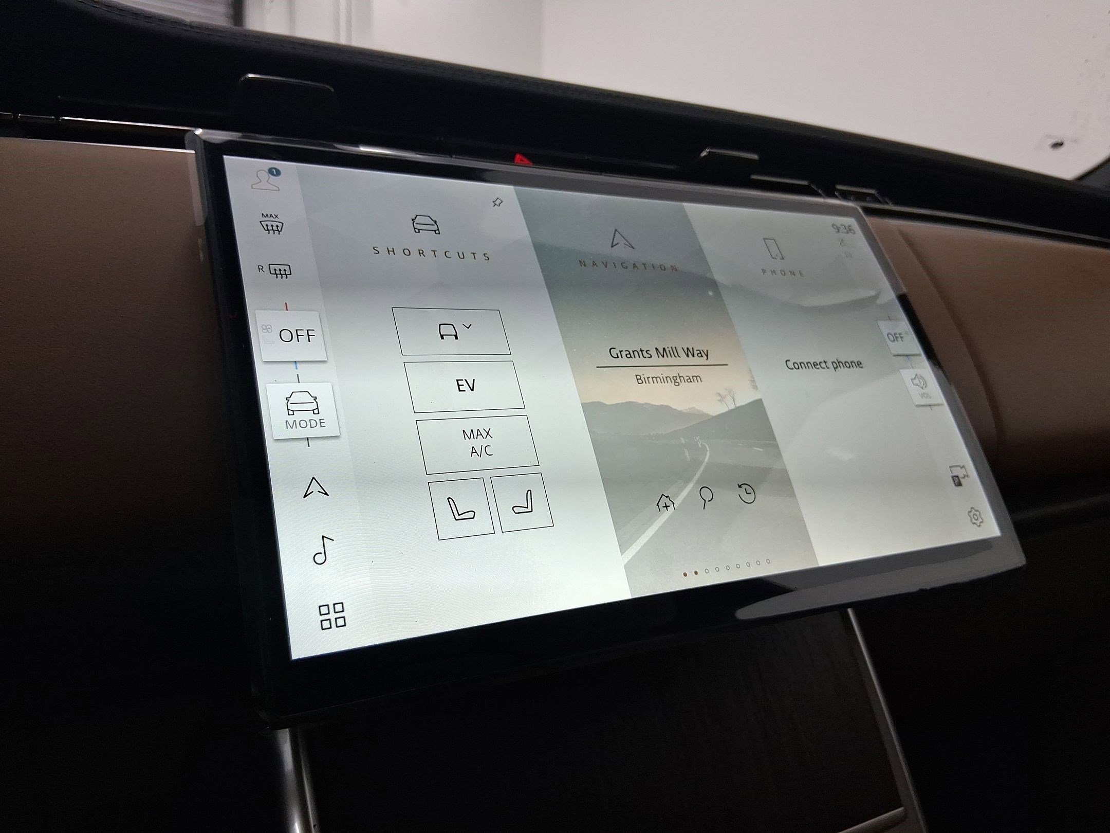 New 2026 Land Rover Range Rover SE image 22