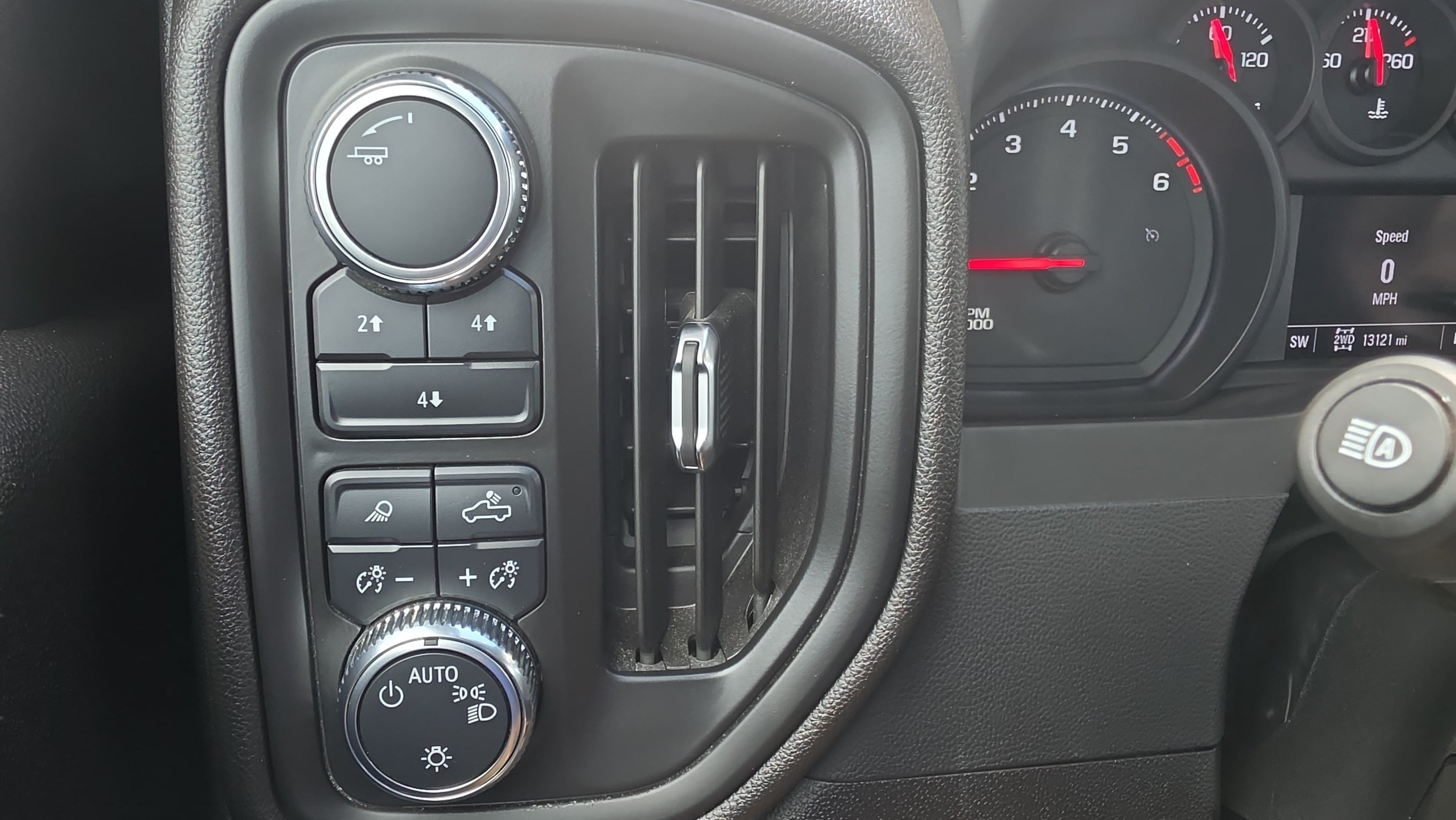 Used 2025 GMC Sierra 2500 Pro w/ 1SA Pro Safety Plus Package AWD/4WD image 17