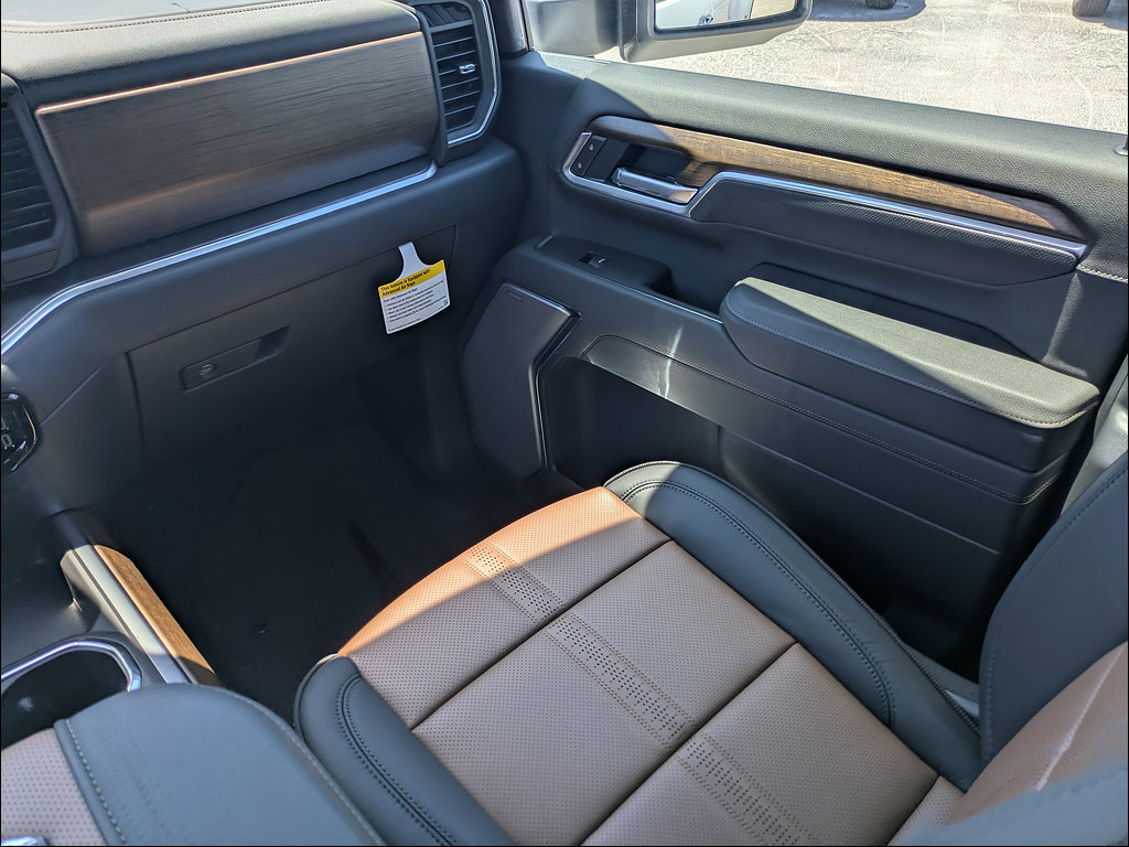 New 2026 Chevrolet Silverado 3500 High Country w/ High Country Premium Package AWD/4WD image 23