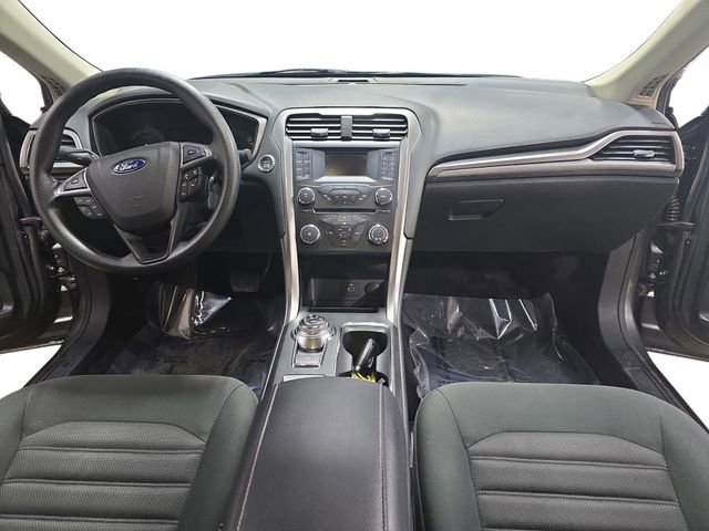 Used 2017 Ford Fusion SE image 11