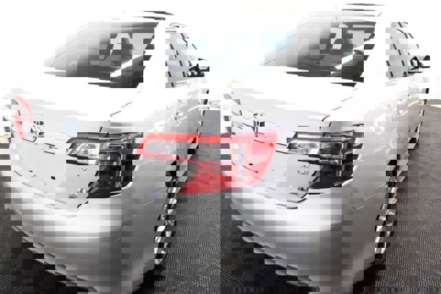 Used 2012 Toyota Camry XLE w/ Leather Pkg image 7