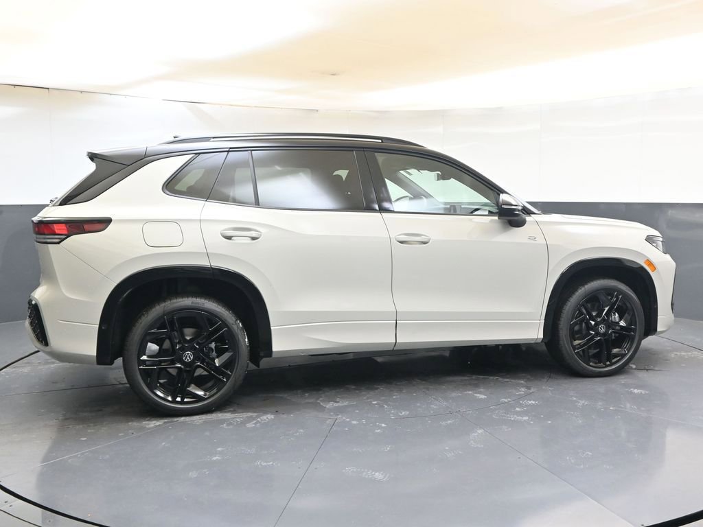 New 2026 Volkswagen Tiguan SE R-Line image 6