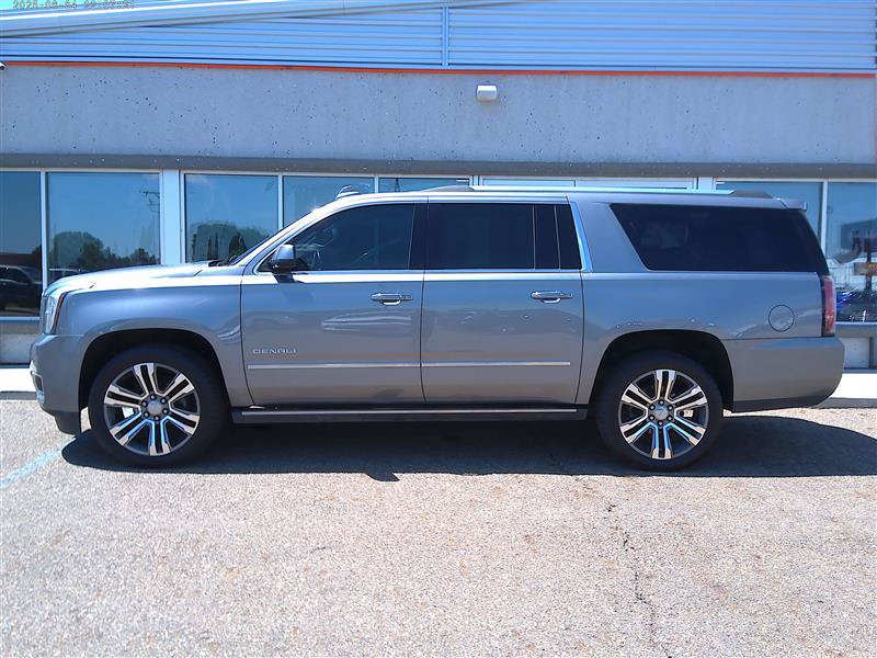 Used 2018 GMC Yukon XL Denali w/ Denali Ultimate Package AWD/4WD image 2