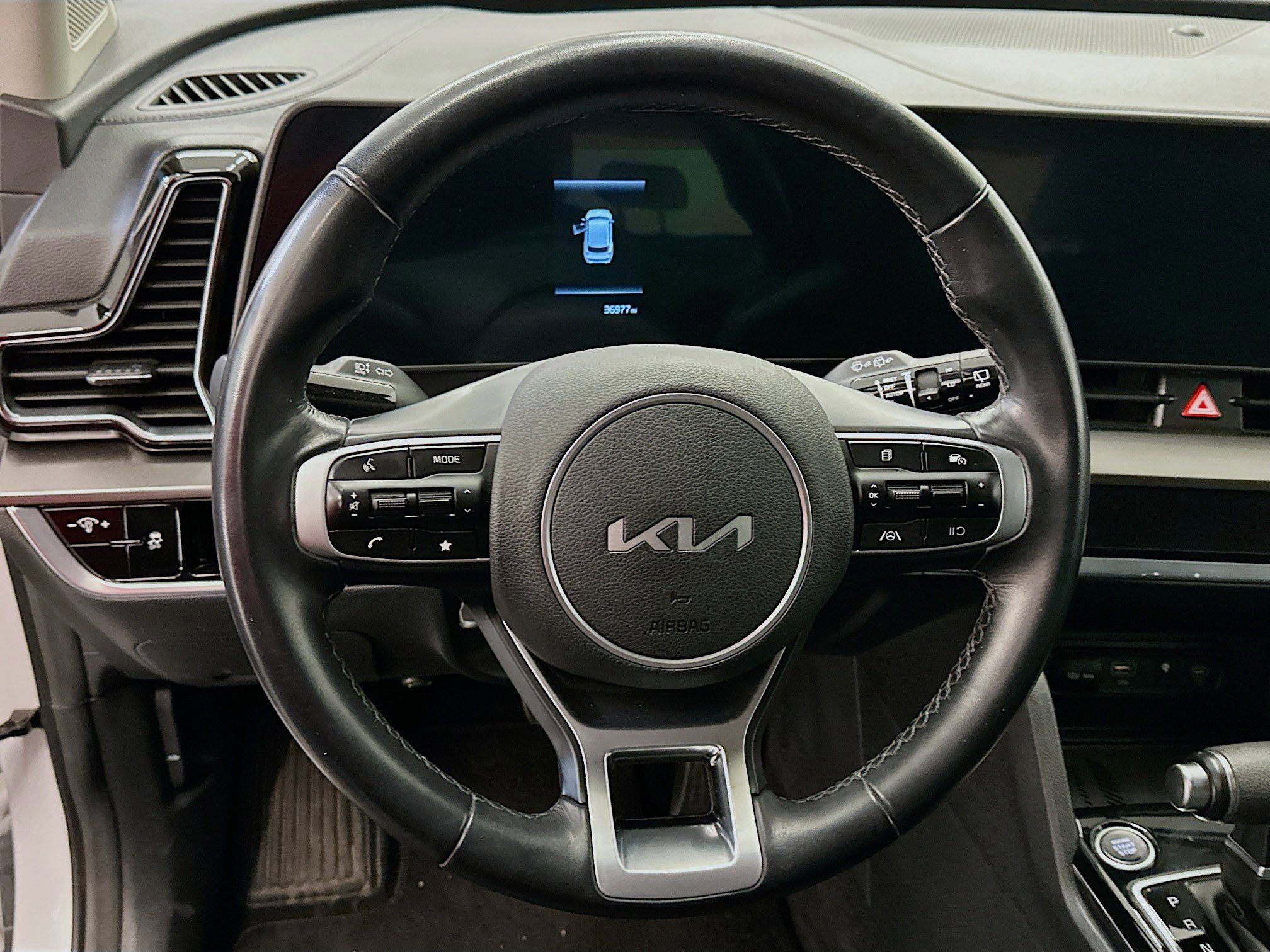 Used 2024 Kia Sportage EX image 18