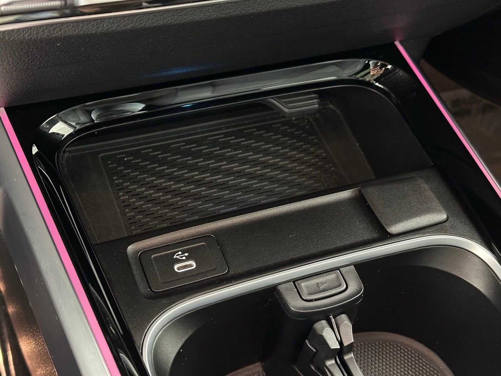 Used 2024 Mercedes-Benz EQB 300 4MATIC image 16