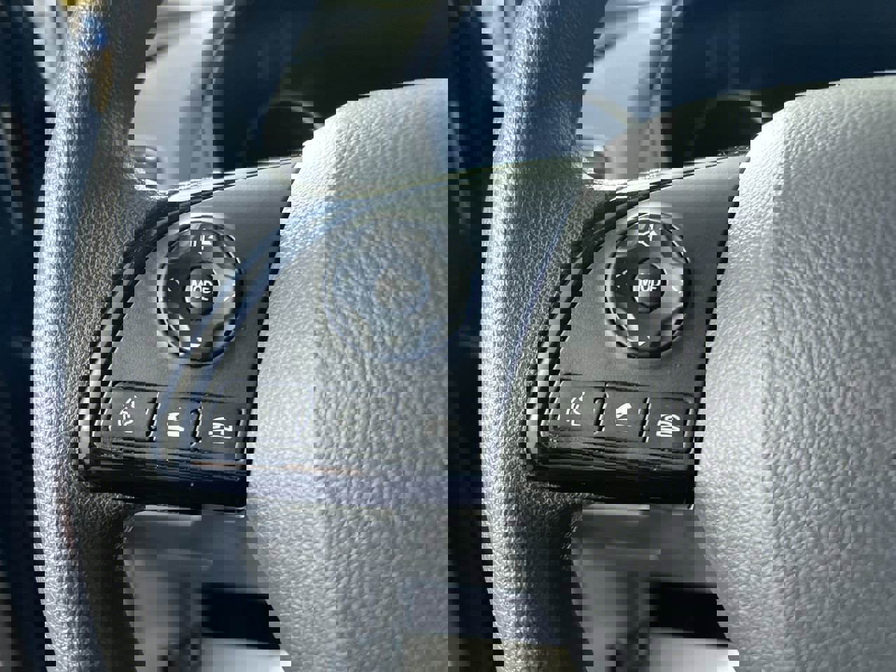 Used 2023 Mitsubishi Eclipse Cross LE image 16