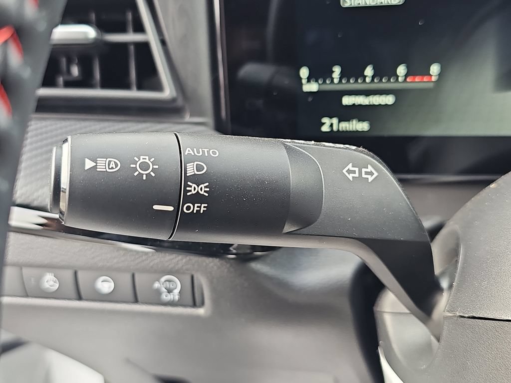 New 2026 Nissan Kicks SR w/ SR Premium Package FWD image 28