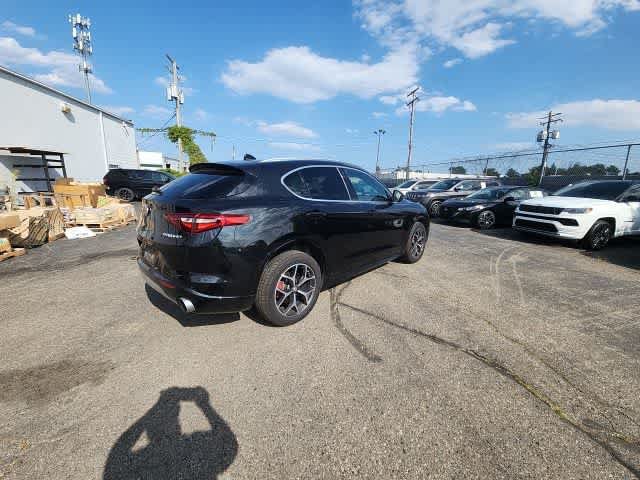 Used 2021 Alfa Romeo Stelvio Ti AWD/4WD image 12