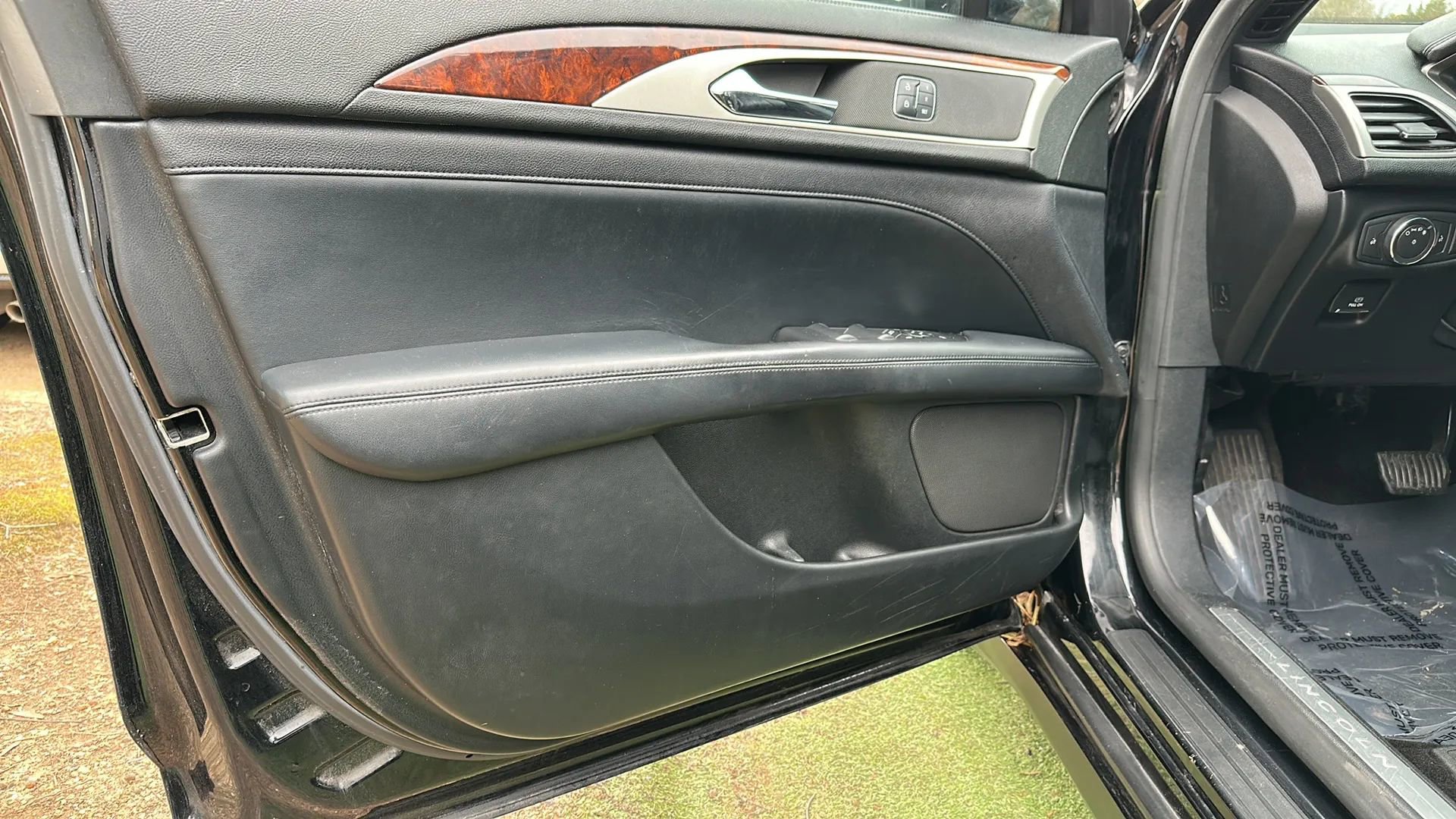 Used 2017 Lincoln MKZ Reserve w/ Climate Package image 22