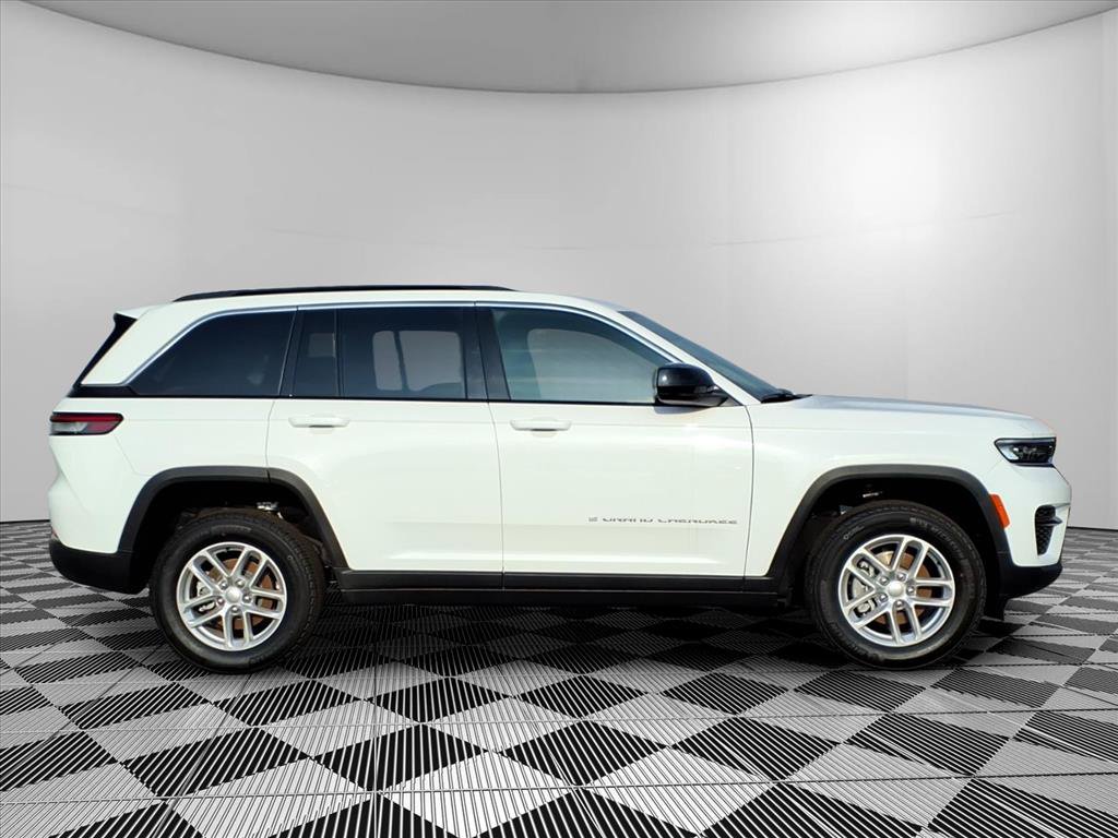 New 2025 Jeep Grand Cherokee Laredo X w/ Luxury Tech Group I RWD image 3