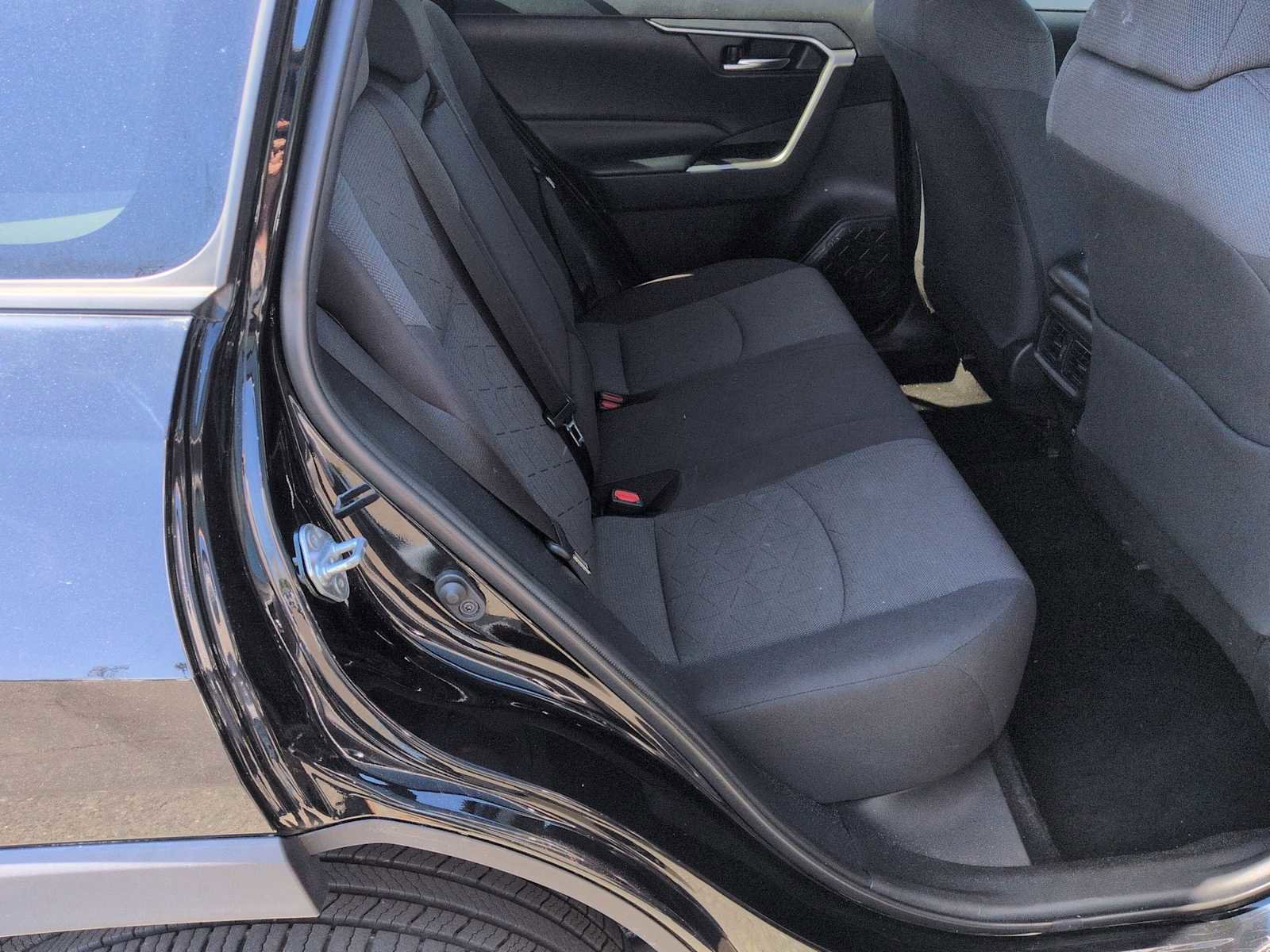 Used 2020 Toyota RAV4 XLE w/ Convenience Package image 22