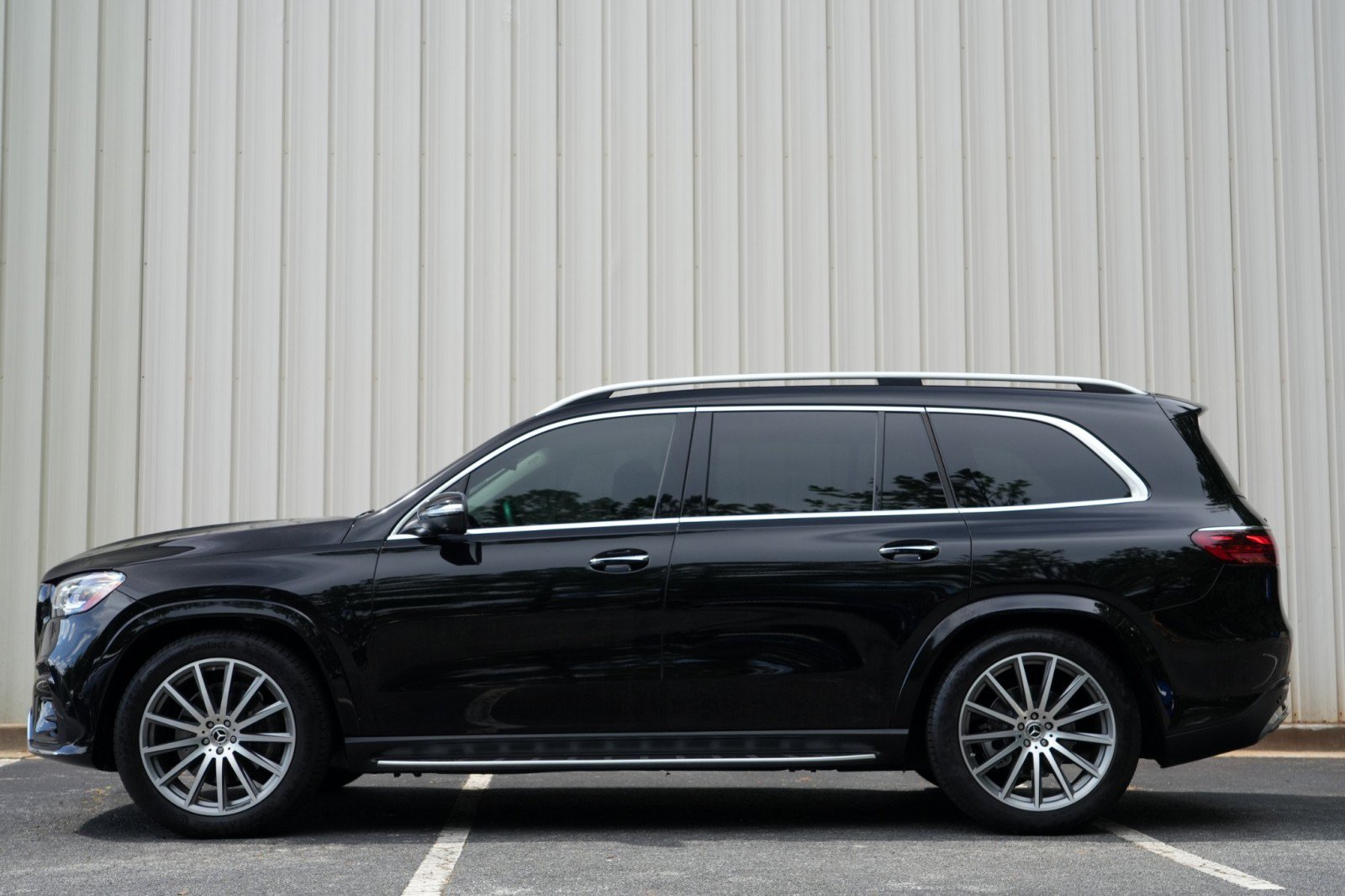 Used 2024 Mercedes-Benz GLS 580 4MATIC image 9