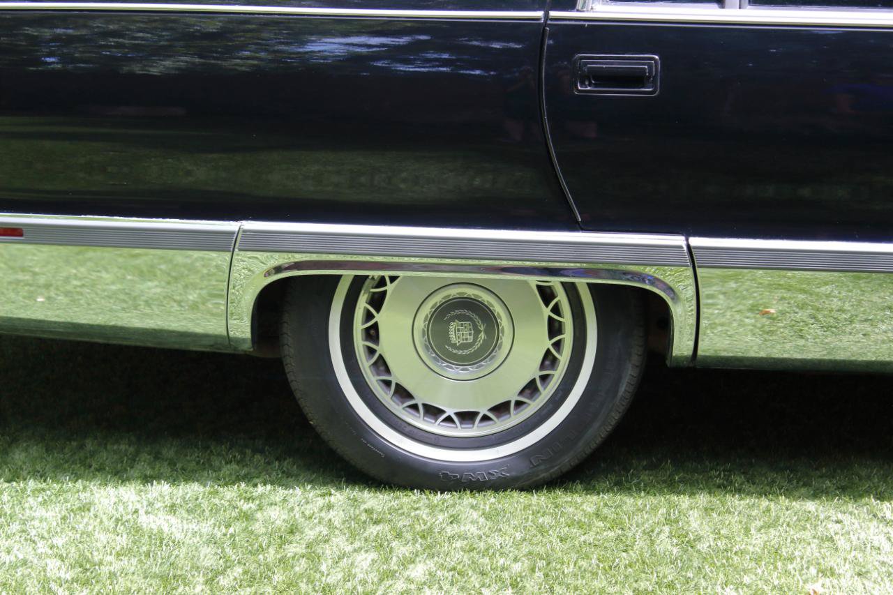 Used 1996 Cadillac Fleetwood Brougham RWD image 19