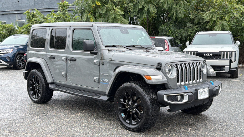 Used 2023 Jeep Wrangler Unlimited Sahara w/ Cold Weather Group AWD/4WD image 1